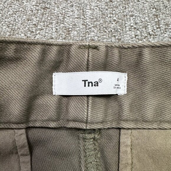 TNA Aritzia Tapered High Rise Cargo Pants in Olive Green / Grey Size 4 - Picture 2 of 7